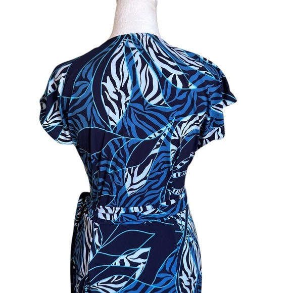 Maggy London Wrapped Around Belted Tie on the Side Size 8 - Picture 9 of 17